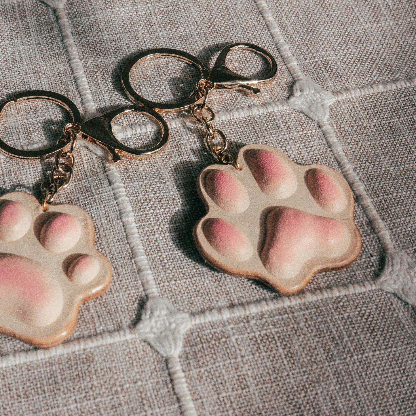 [All Change] Cat & Dog Paw Toastie - Handmade Genuine Leather Keychain